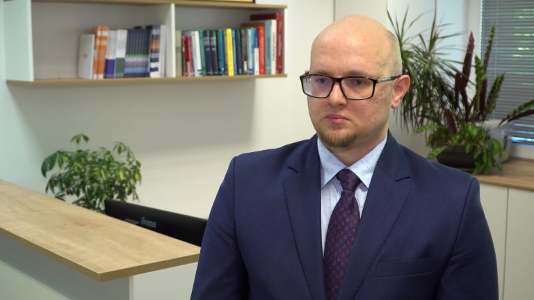 Polska z olbrzymim potencjałem w zakresie specjalistów od sztucznej inteligencji. Jednocześnie tylko 12 proc. firm wdraża takie rozwiązania